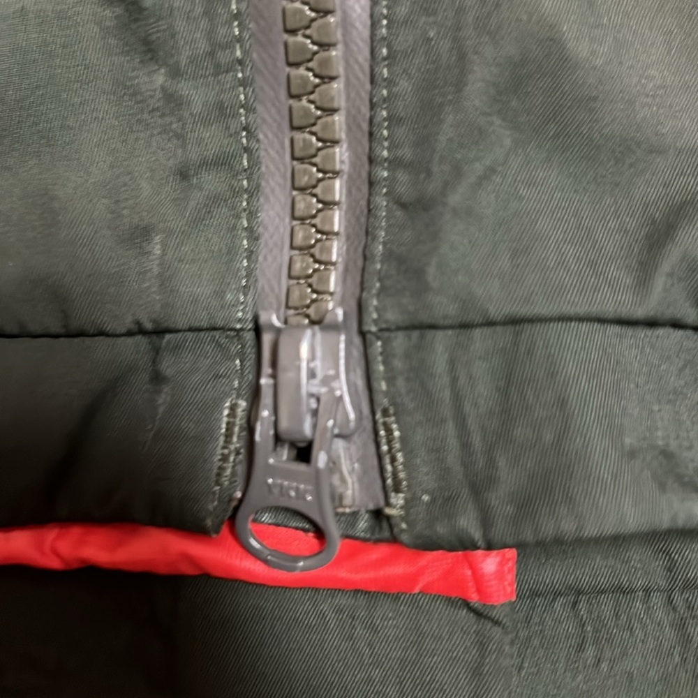 VGUC Lululemon Definitely Raining Jacket (US 6) - Gator Green - Picture 2 of 16